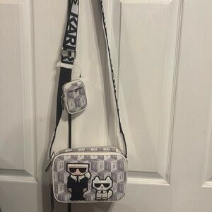 KARL LAGERFELD PARIS
Maybelle Geometric Pattern Crossbody